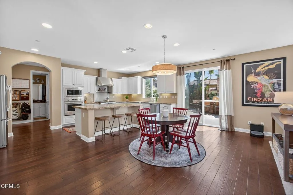 Camarillo, California 93012, United States, 5 Bedrooms Bedrooms, ,4 BathroomsBathrooms,Residential,Pending,186378