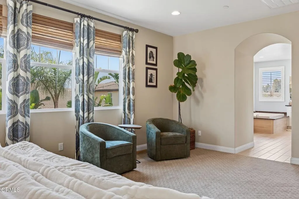 Camarillo, California 93012, United States, 5 Bedrooms Bedrooms, ,4 BathroomsBathrooms,Residential,Pending,186378