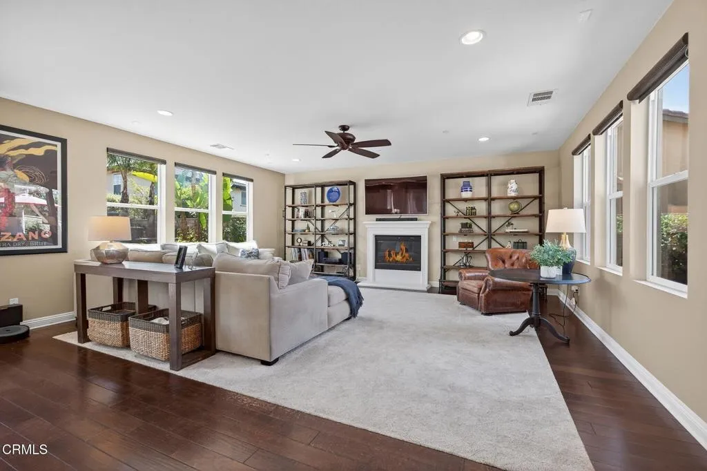 Camarillo, California 93012, United States, 5 Bedrooms Bedrooms, ,4 BathroomsBathrooms,Residential,Pending,186378