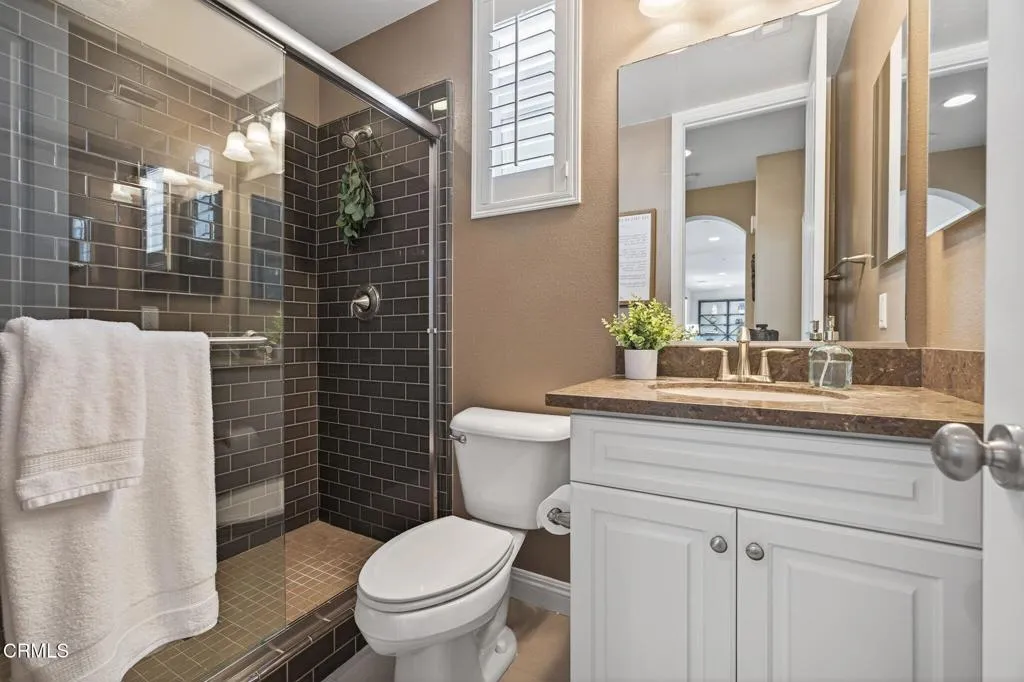 Camarillo, California 93012, United States, 5 Bedrooms Bedrooms, ,4 BathroomsBathrooms,Residential,Pending,186378