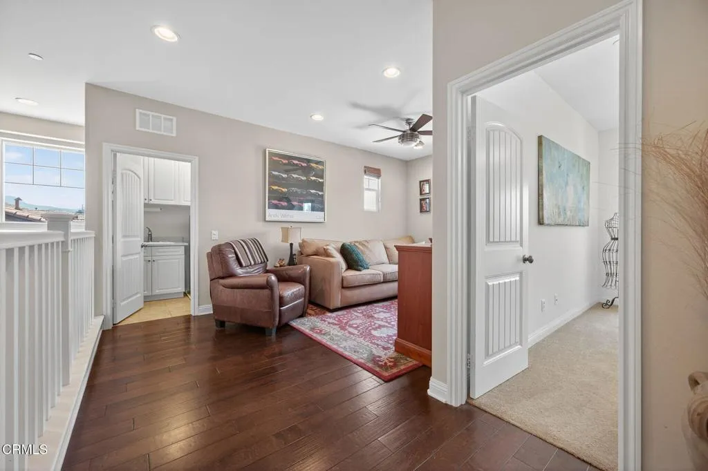 Camarillo, California 93012, United States, 5 Bedrooms Bedrooms, ,4 BathroomsBathrooms,Residential,Pending,186378