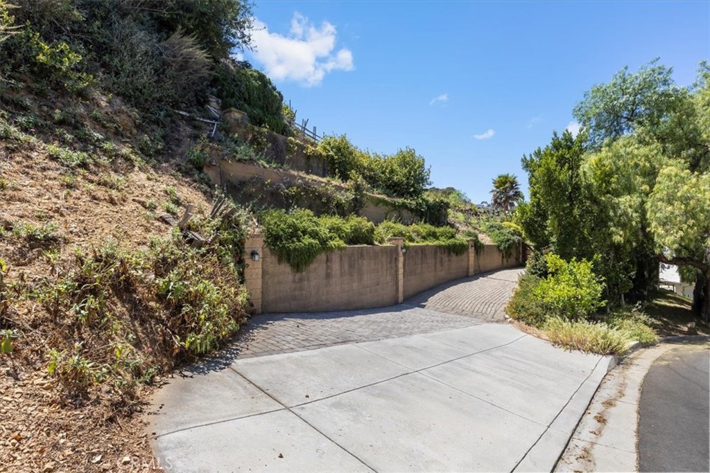 3261 Crownview Drive