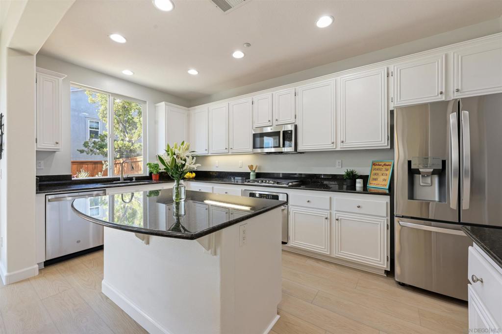 17028 Garden walk way