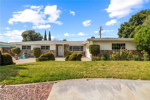 Photo of 940 W Bainbridge Ave, West Covina, CA 91790 (MLS # PW26065082)
