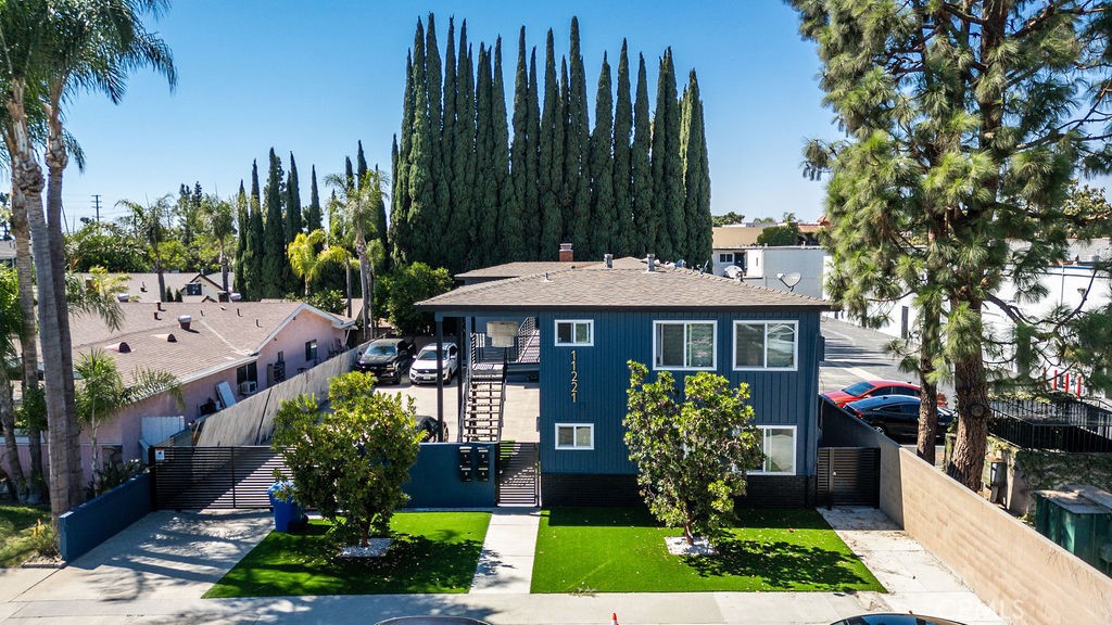 11221 Pangborn Avenue