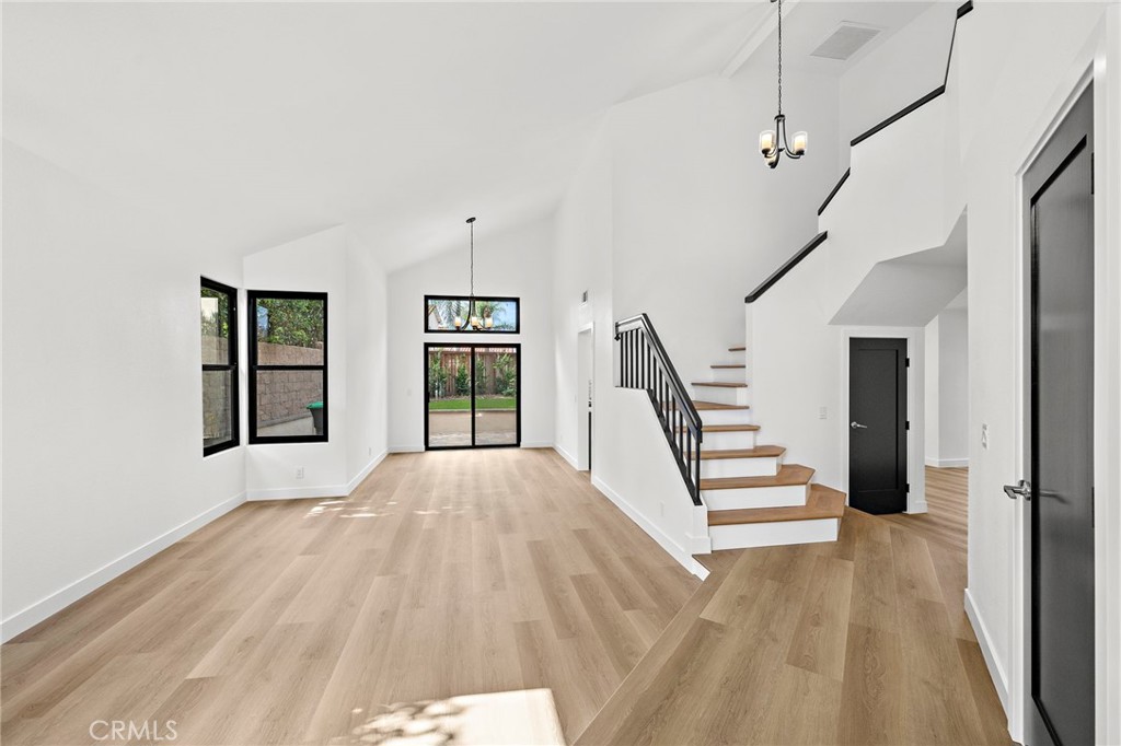 Cantobrio II (R2) (CB2) - Residential Lease