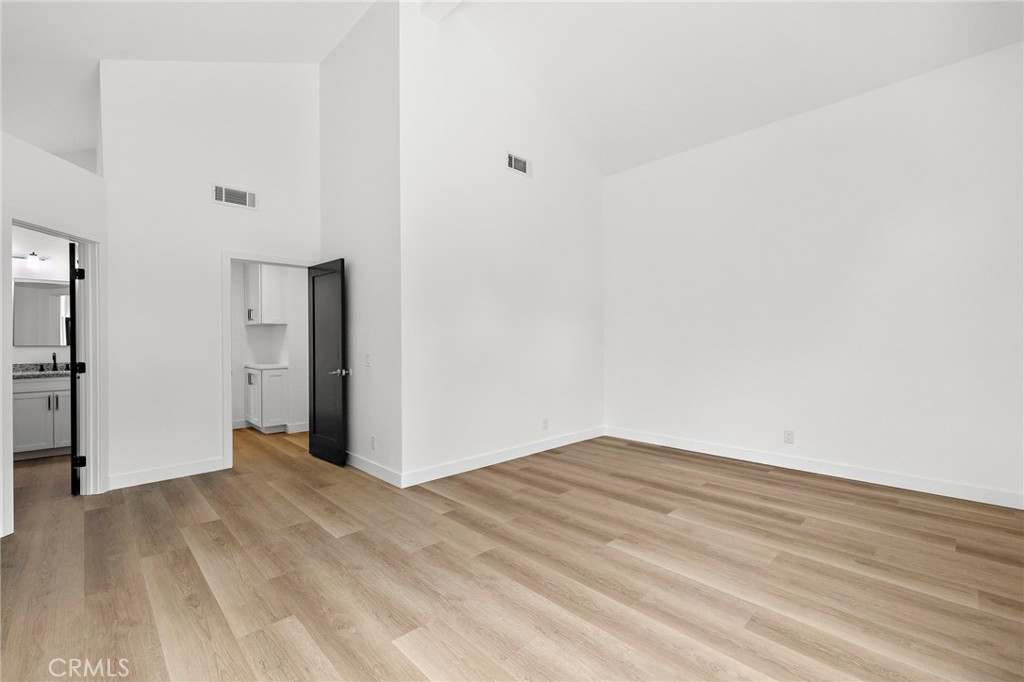 Cantobrio II (R2) (CB2) - Residential Lease