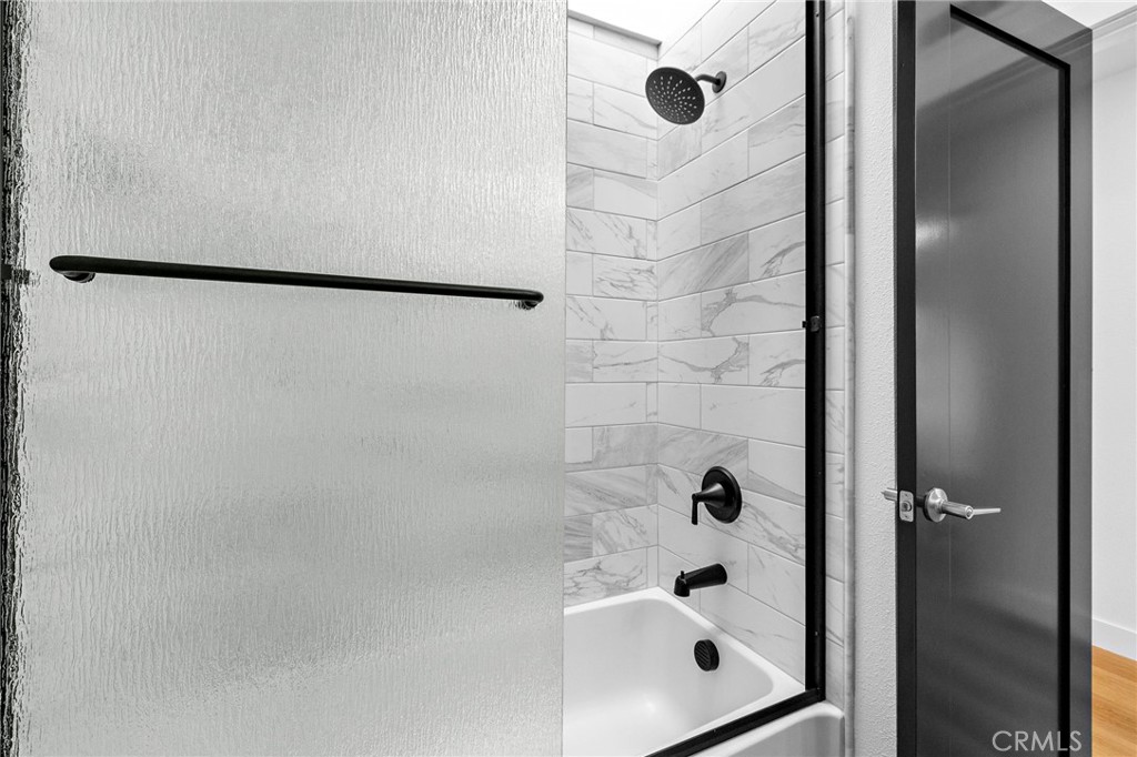 Cantobrio II (R2) (CB2) - Residential Lease