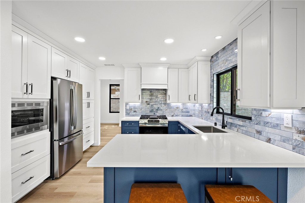 Cantobrio II (R2) (CB2) - Residential Lease