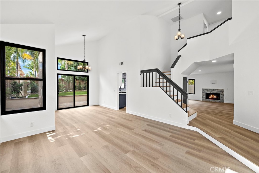 Cantobrio II (R2) (CB2) - Residential Lease