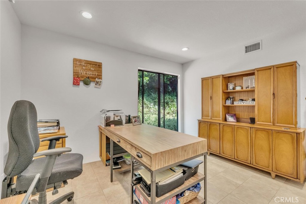 Agoura Hills, California, 91301, United States, 6 Bedrooms Bedrooms, ,5 BathroomsBathrooms,Residential,Active,2045771