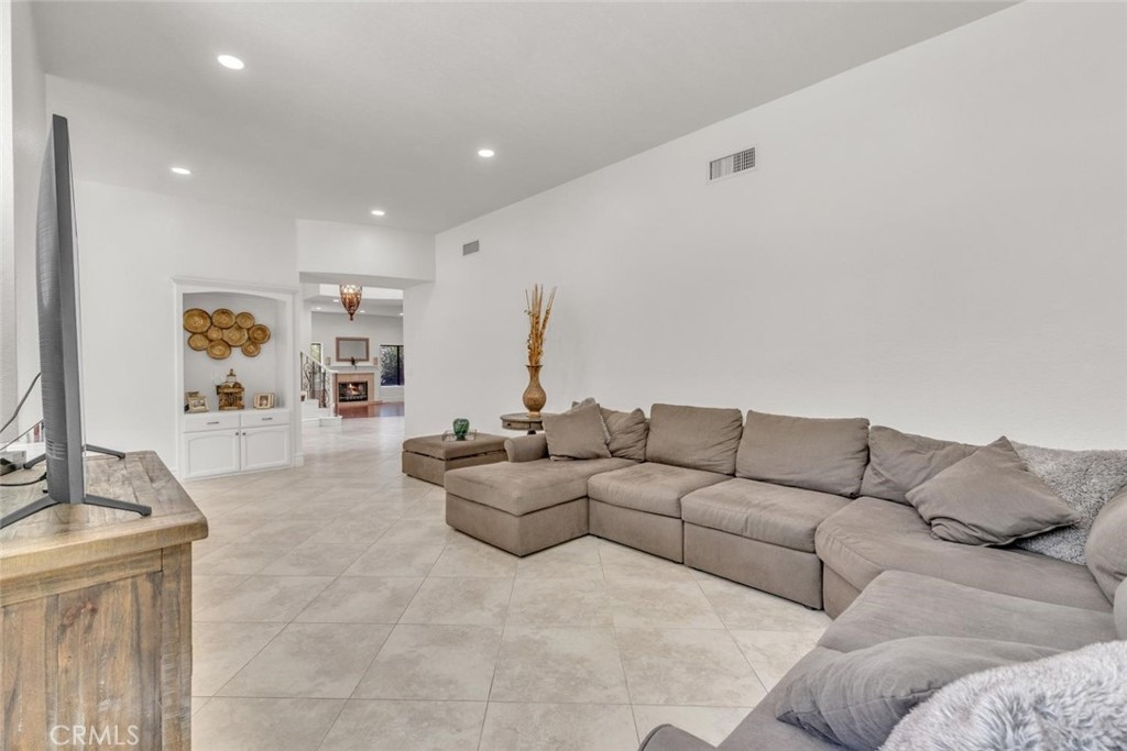 Agoura Hills, California, 91301, United States, 6 Bedrooms Bedrooms, ,5 BathroomsBathrooms,Residential,Active,2045771