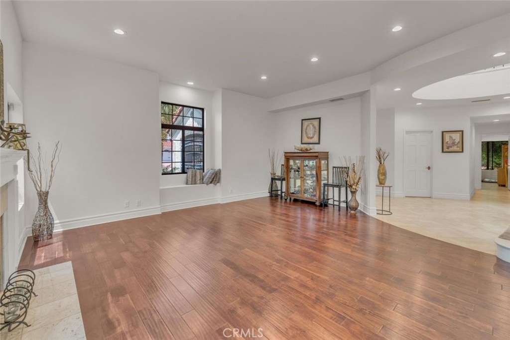 Agoura Hills, California, 91301, United States, 6 Bedrooms Bedrooms, ,5 BathroomsBathrooms,Residential,Active,2045771