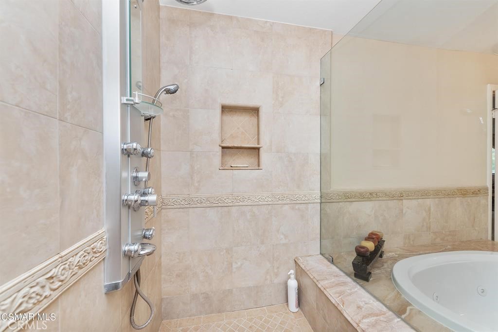 Agoura Hills, California, 91301, United States, 6 Bedrooms Bedrooms, ,5 BathroomsBathrooms,Residential,Active,2045771
