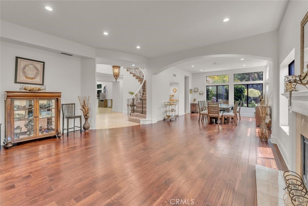 Agoura Hills, California, 91301, United States, 6 Bedrooms Bedrooms, ,5 BathroomsBathrooms,Residential,Active,2045771