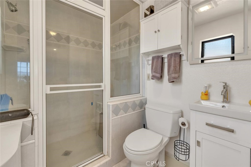 Agoura Hills, California, 91301, United States, 6 Bedrooms Bedrooms, ,5 BathroomsBathrooms,Residential,Active,2045771