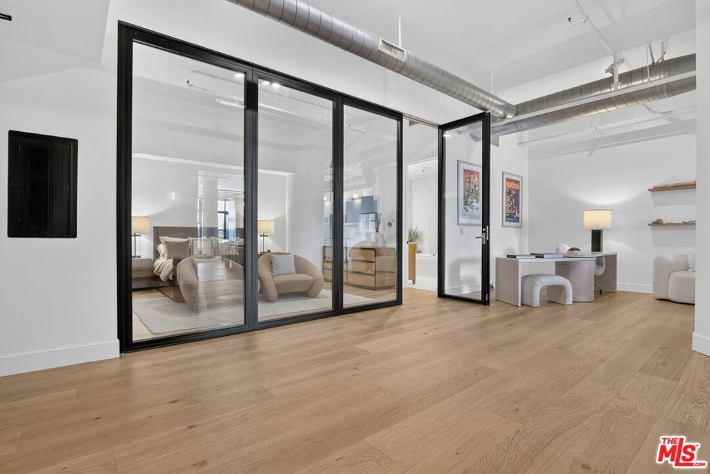 1645 Vine Street 411, Los Angeles CA 90028