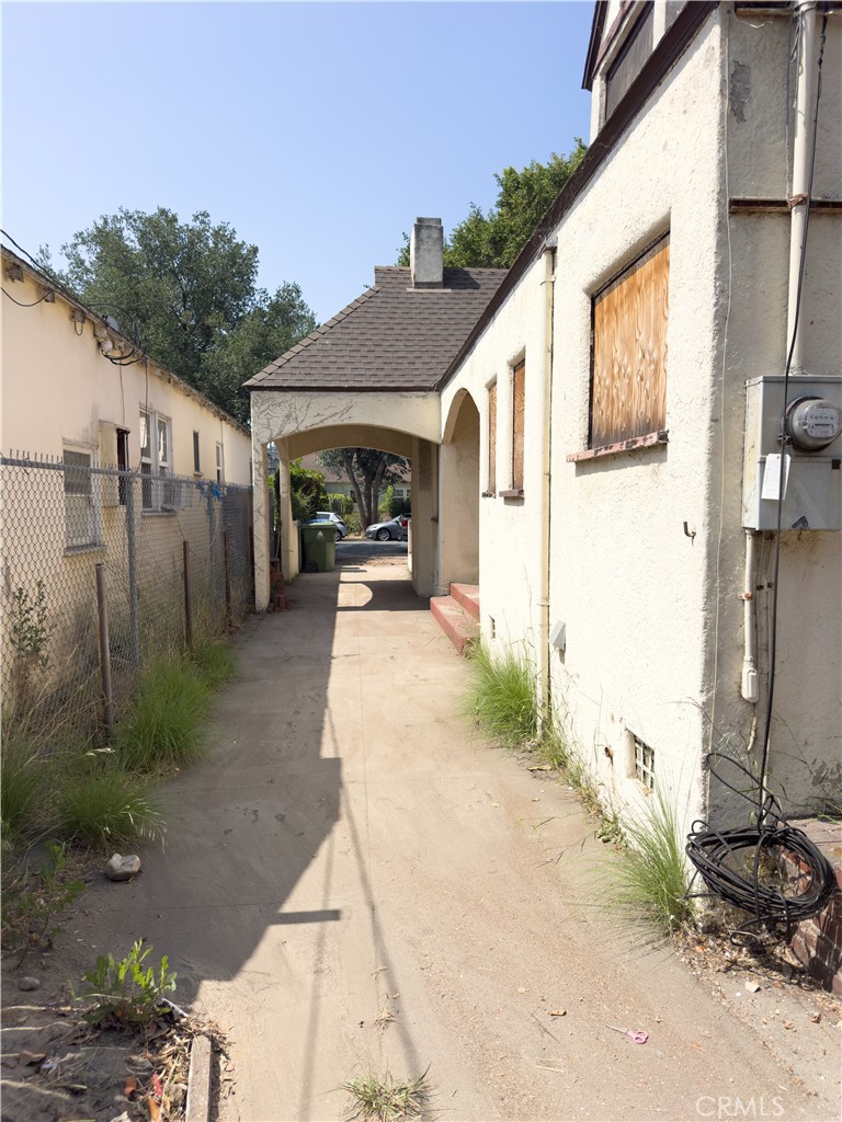 3021 Glenhurst Avenue