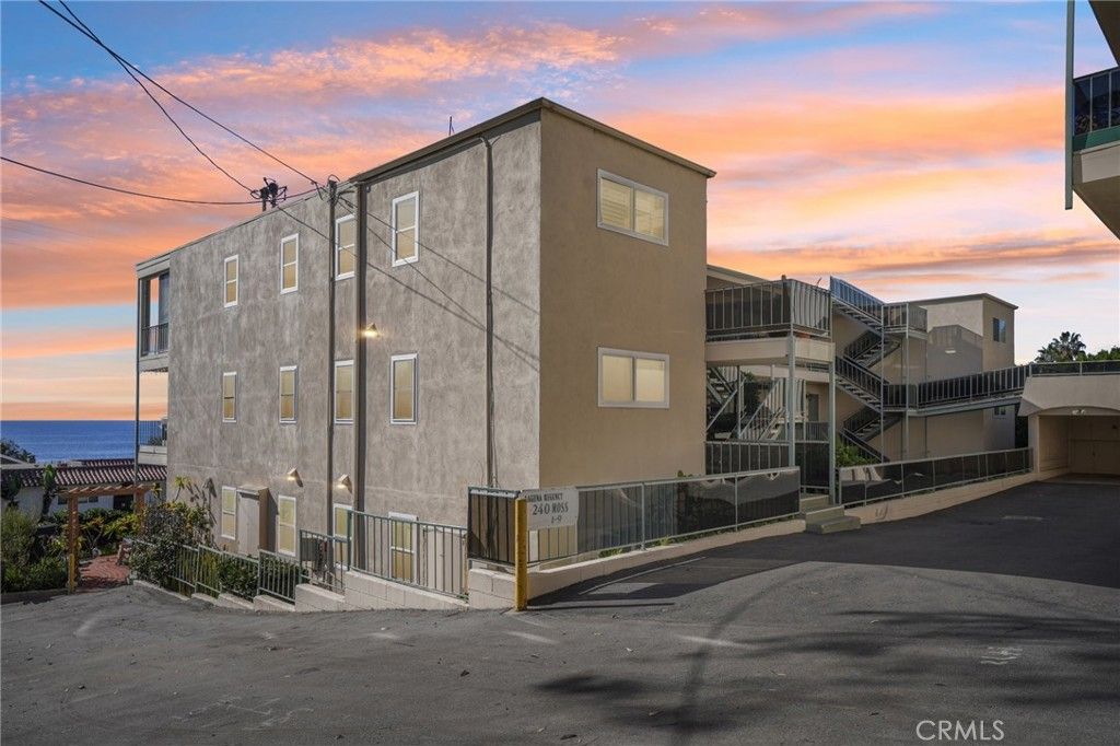 Photo of 240 Moss St #2, Laguna Beach, CA 92651 (MLS # OC25269490)