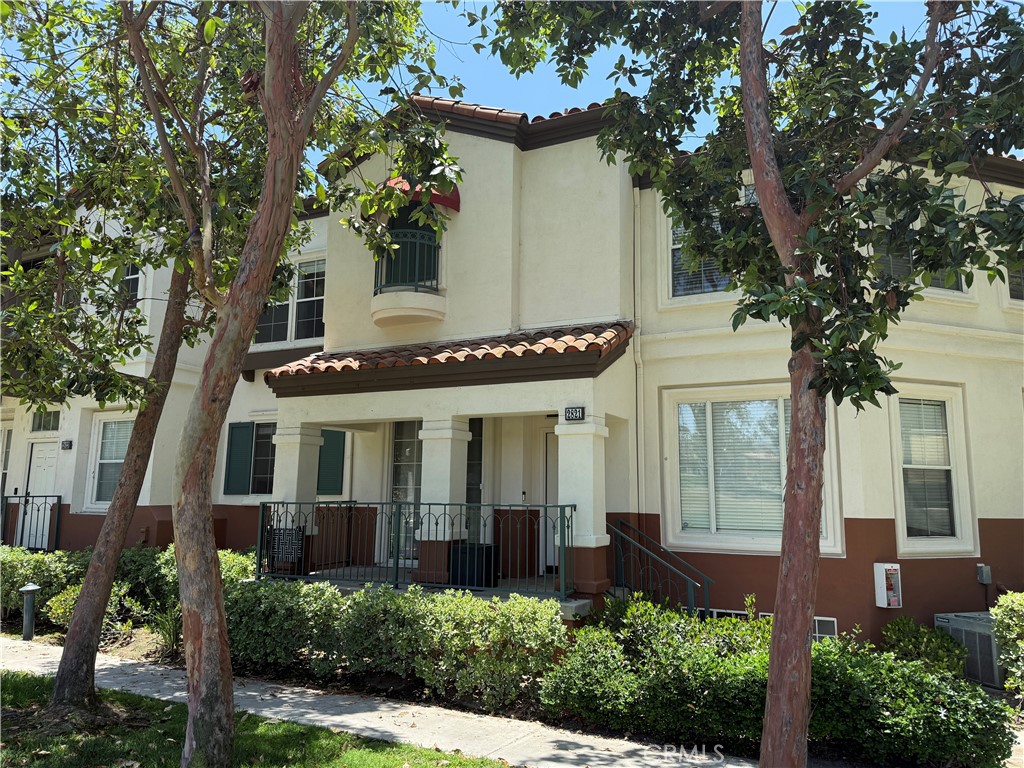 Beautiful townhome overlooking The Tustin Ranch Golf Course. 3 bedrooms, 2.5 bathrooms with a bonus room. Home is approximately 1,848 square feet. High ceilings with recessed lighting. 2 car garage attached. Possible EV hookup.
Located near Tustin-Irvine Marketplace.
Schools: Tustin Ranch Elementary, Pioneer Middle School and Beckman High.