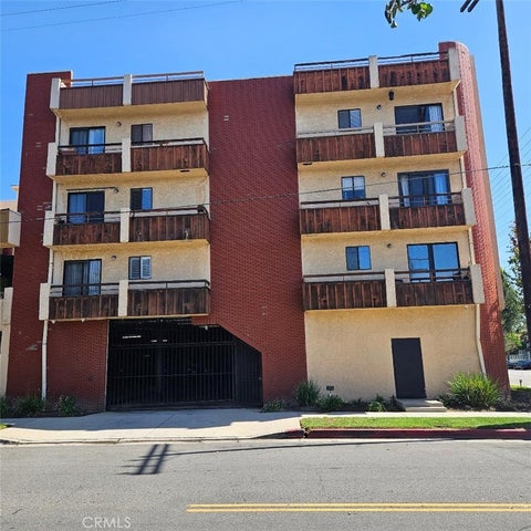 Photo of 8710 Independence ave # 202 AVE, Canoga Park, CA 91304 (MLS # SR26210832)