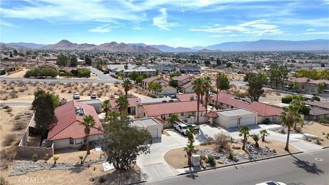 Photo of 16377 Wato Road, Apple Valley, CA 92307 (MLS # HD25189446)