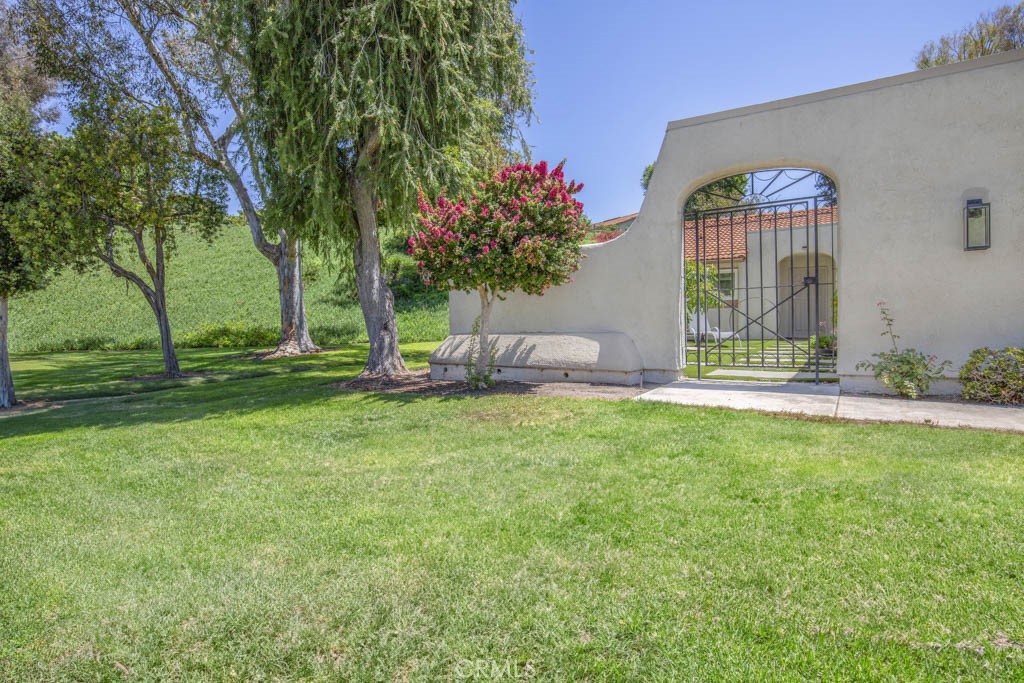5468 Paseo Del Lago E A