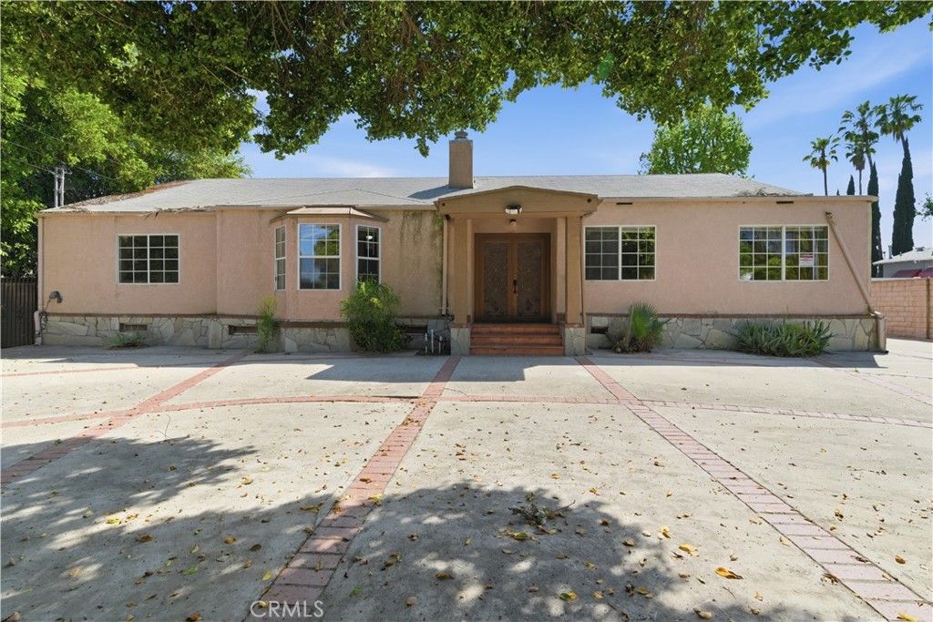 Photo of 15000 Hamlin Street, Van Nuys, CA 91411 (MLS # OC26057893)