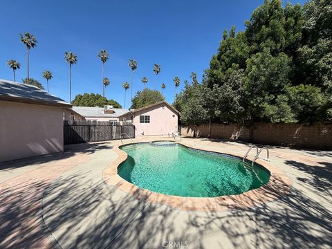 Photo of 15000 Hamlin Street, Van Nuys, CA 91411 (MLS # OC26057893)