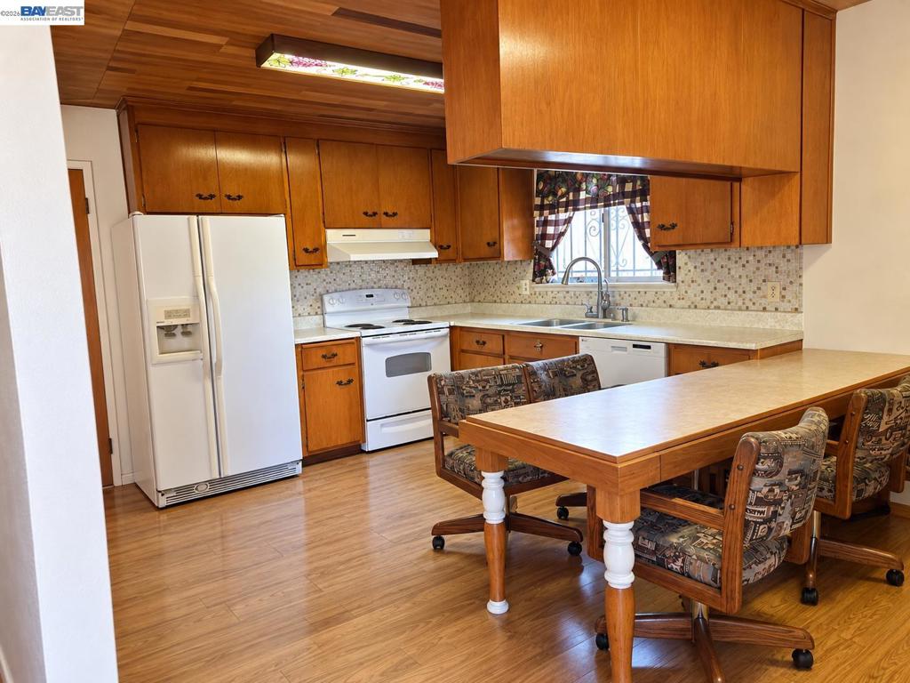 230 Flanders Ct