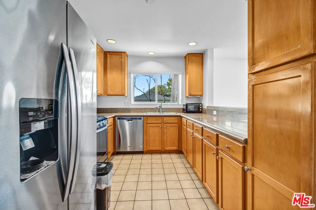 5764 San Vicente Boulevard 201