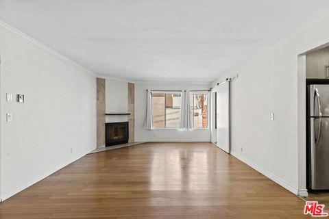 Photo of 1033 6TH Street #105, Santa Monica, CA 90403 (MLS # 25594083)