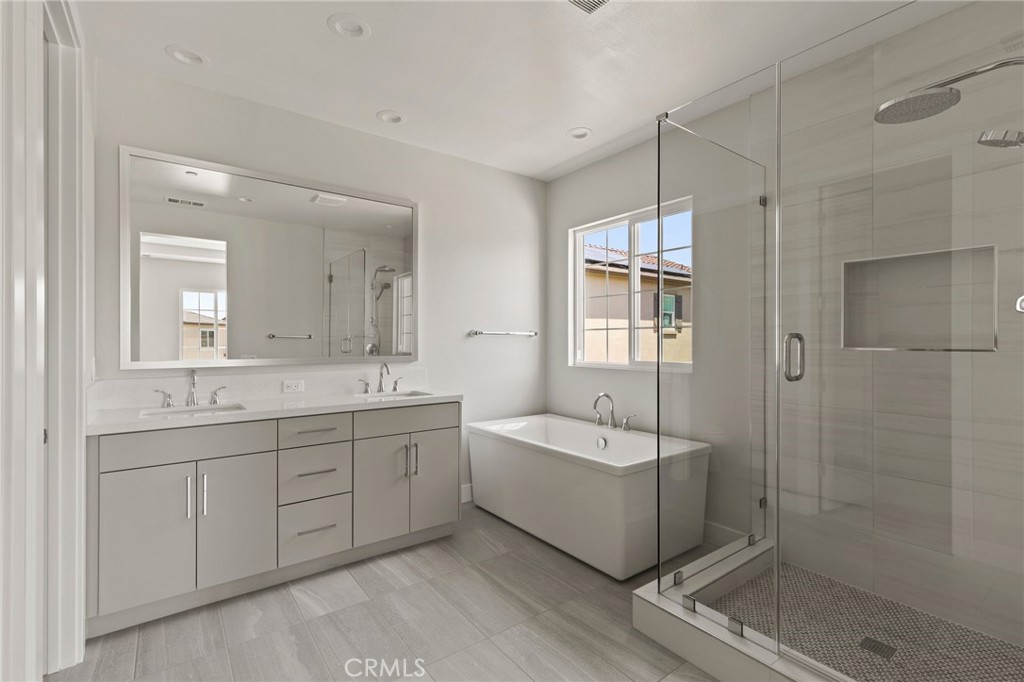 Vista Rose - Residential