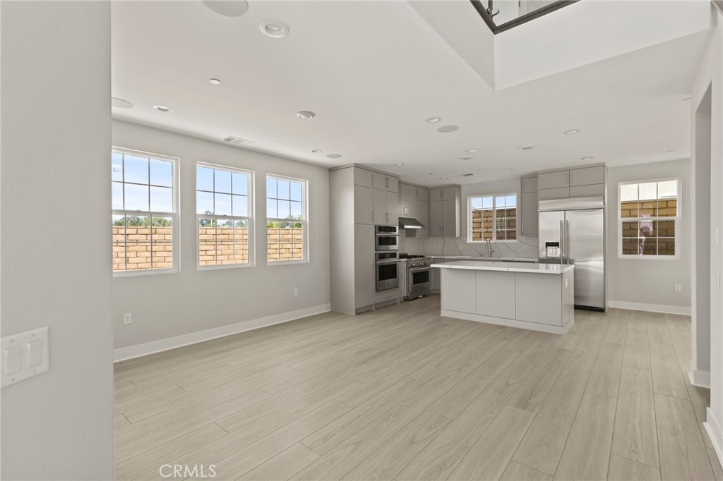 Vista Rose - Residential