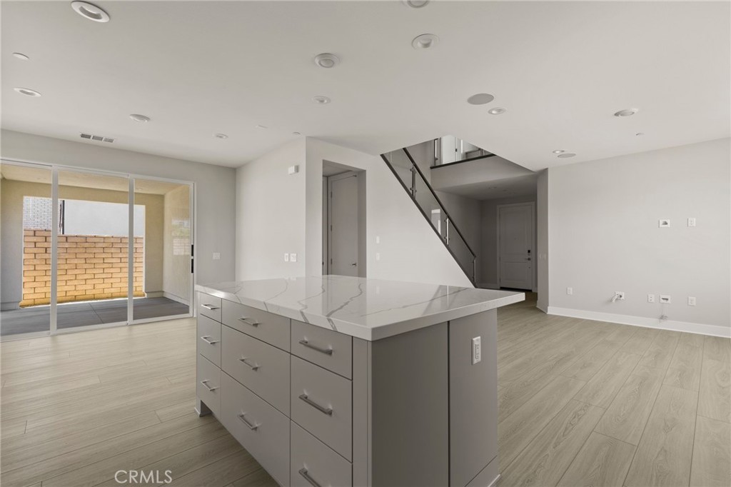 Vista Rose - Residential