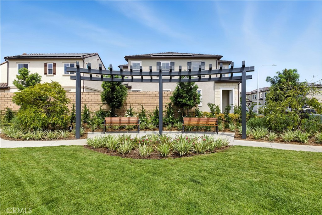 Vista Rose - Residential