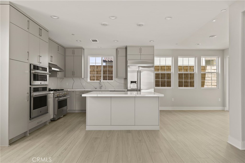 Vista Rose - Residential