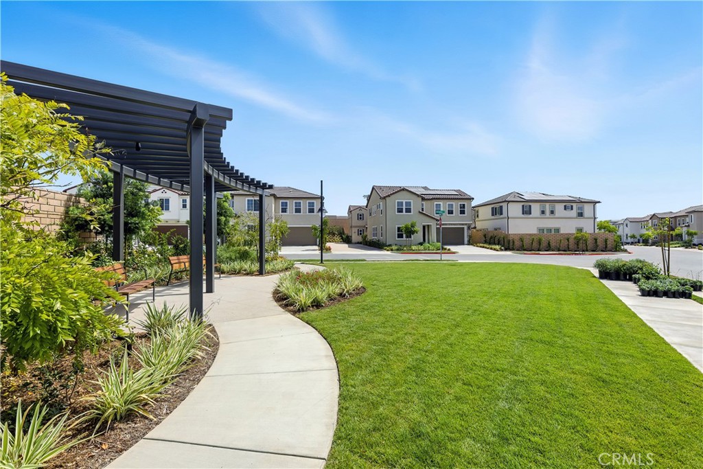 Vista Rose - Residential