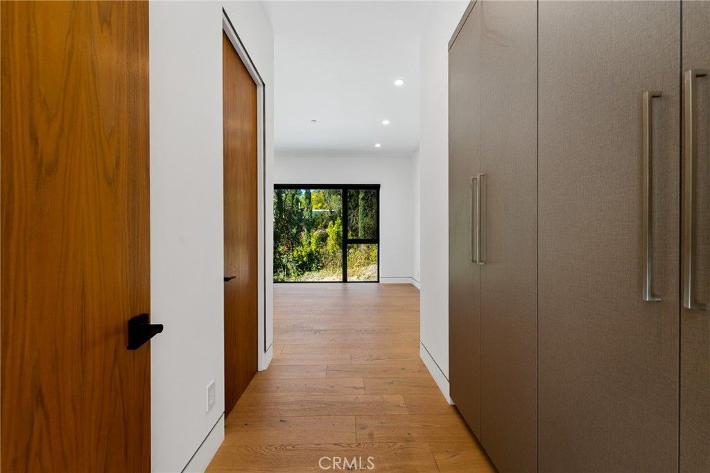 listing image 130728955303358168053