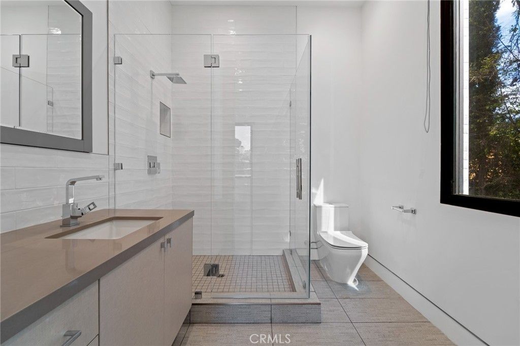 listing image 130723548274285748933