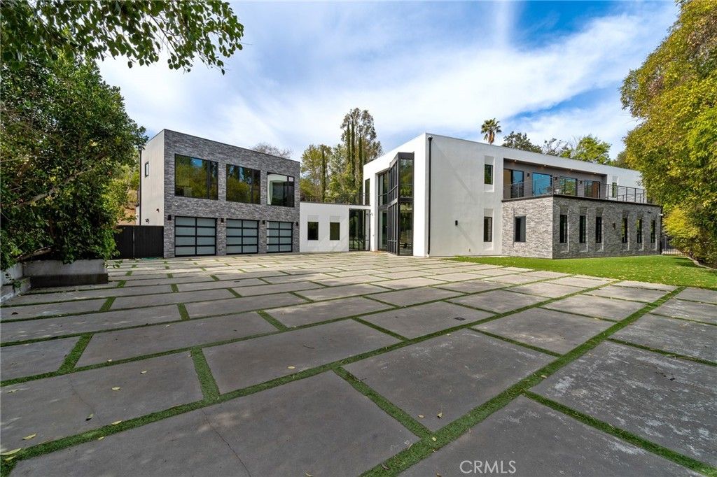 listing image 130724518973162907738