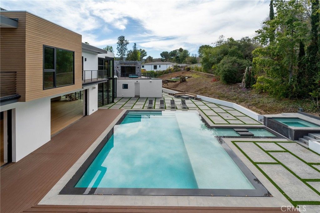 listing image 130726663501834014964