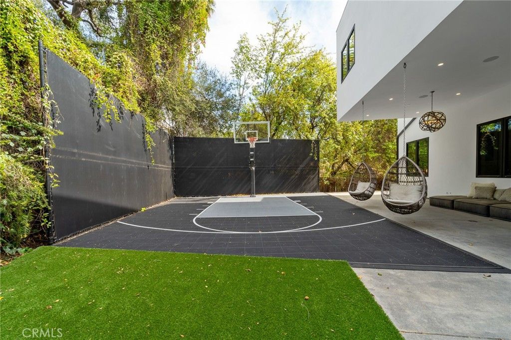 listing image 130721277272373214267