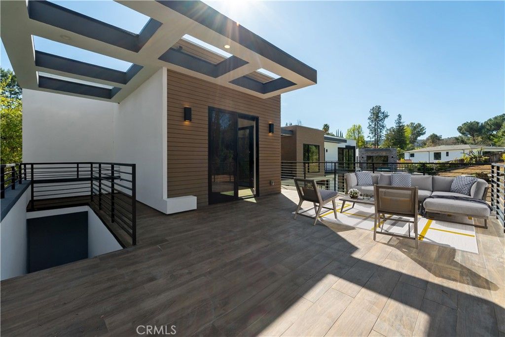 listing image 130726934095179445151