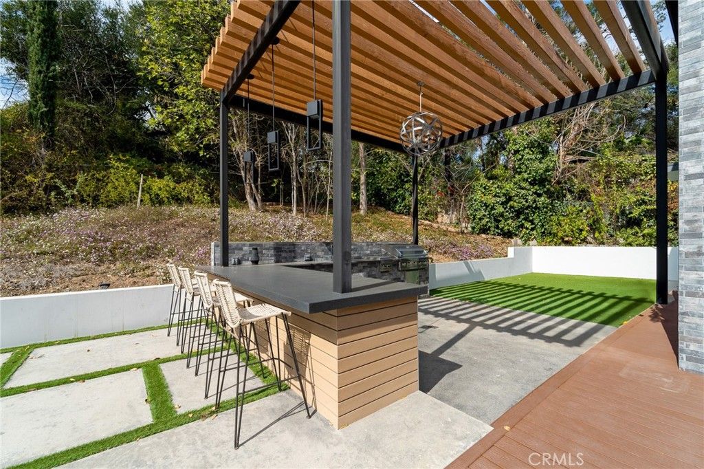 listing image 130721785170920854433