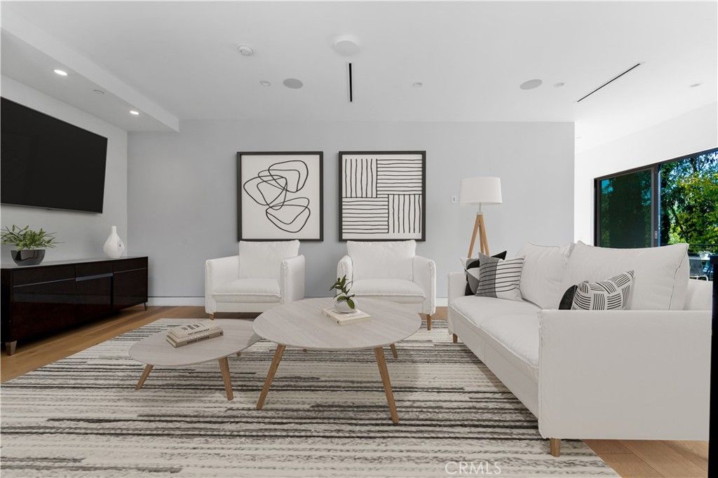 listing image 130721401427724499331