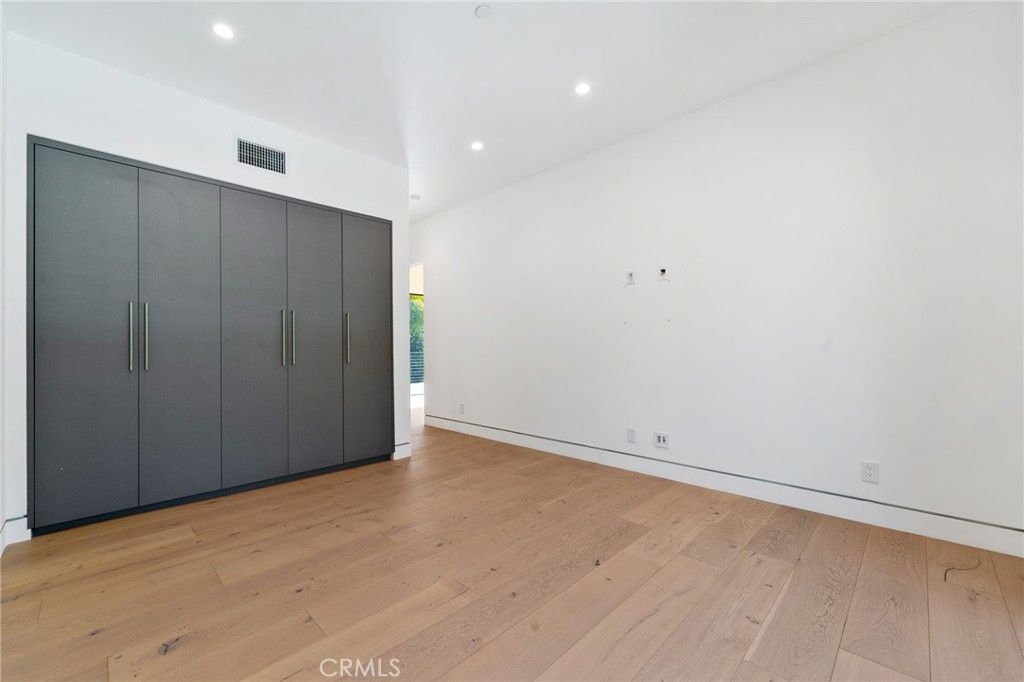 listing image 130726755342165376822