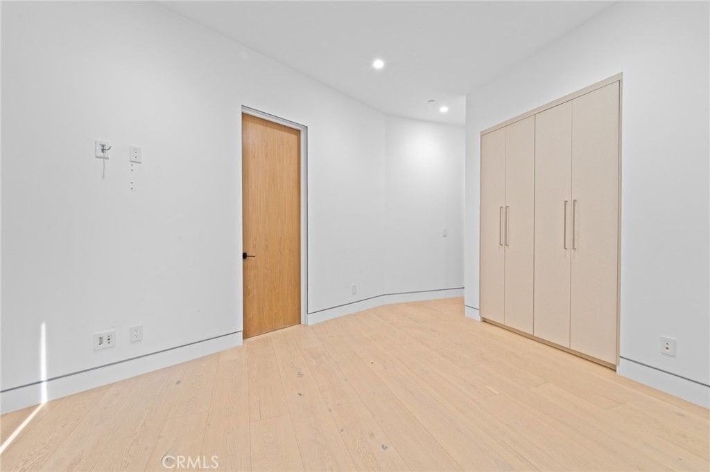 listing image 130720116202548220556