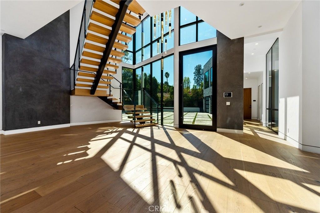 listing image 130721916304975238651