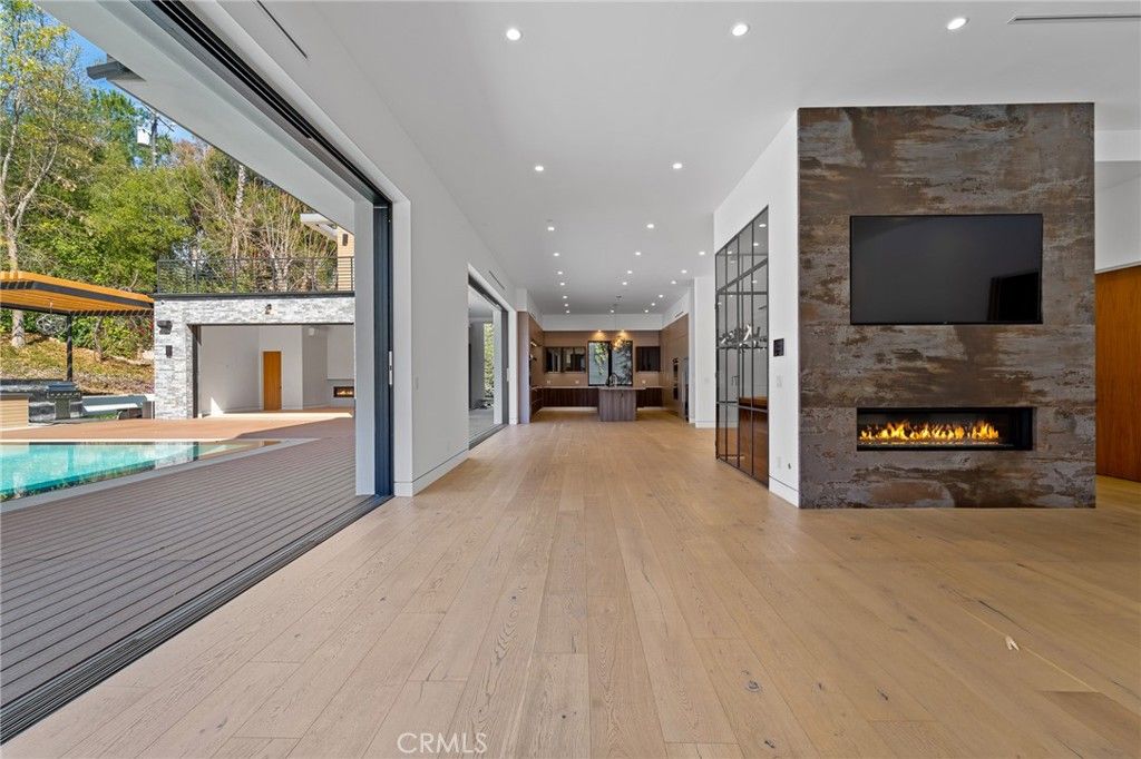 listing image 130720172628945370974